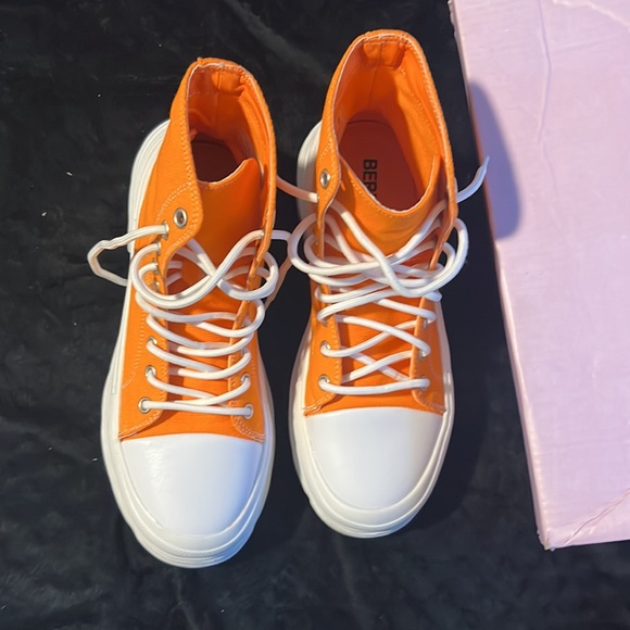 Bernard’s high top - Picture 9 of 11